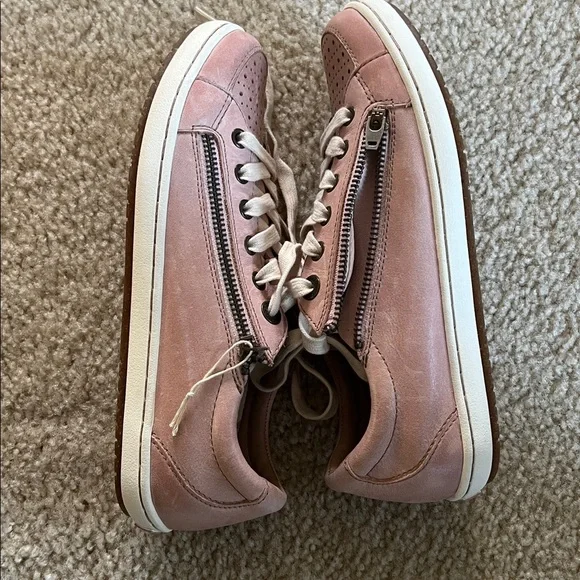 Taos Zipster Shell Pink Leather Sneakers Size 8 NWOB - Picture 7 of 9